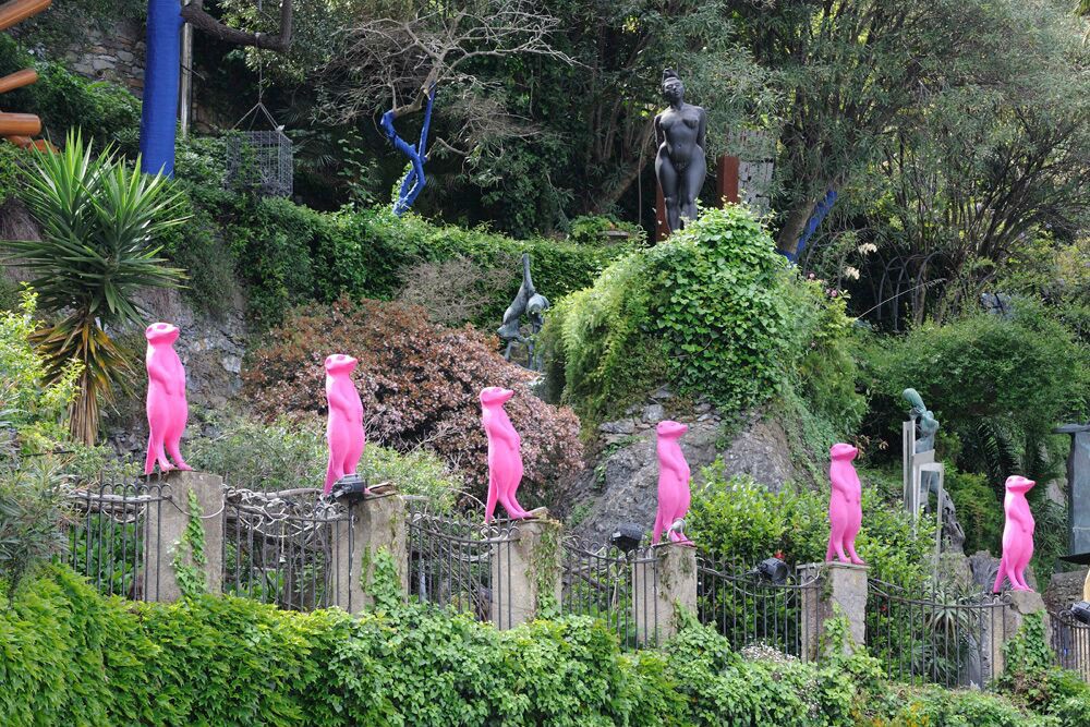 In Portofino’s sculpture garden, the meerkats look like giant Peeps.