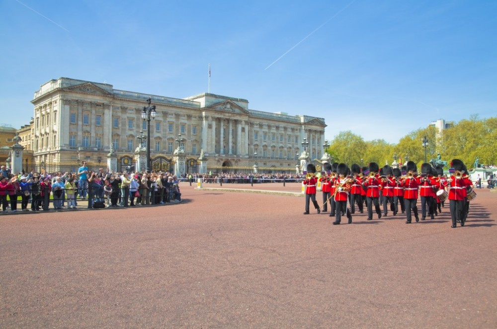Buckingham Palace with guards London