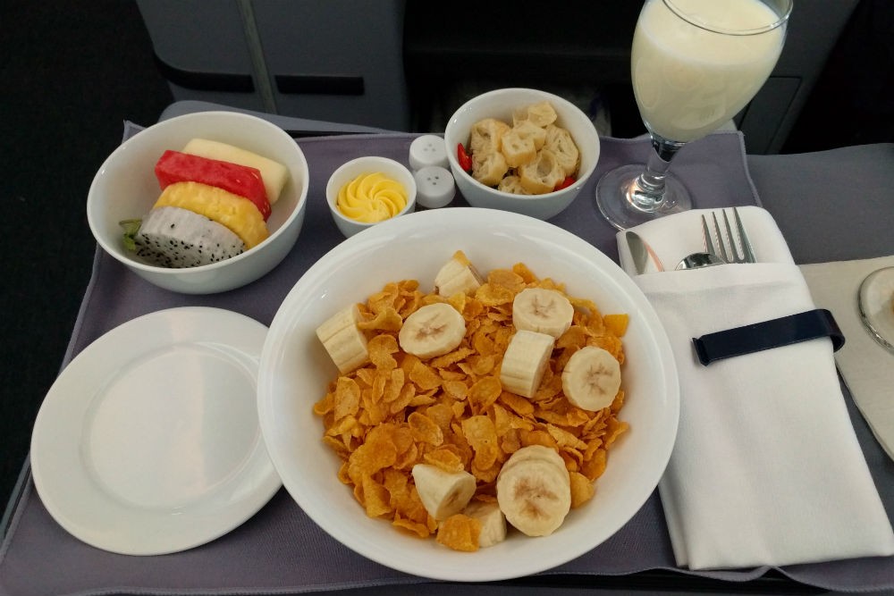 United 787 breakfast