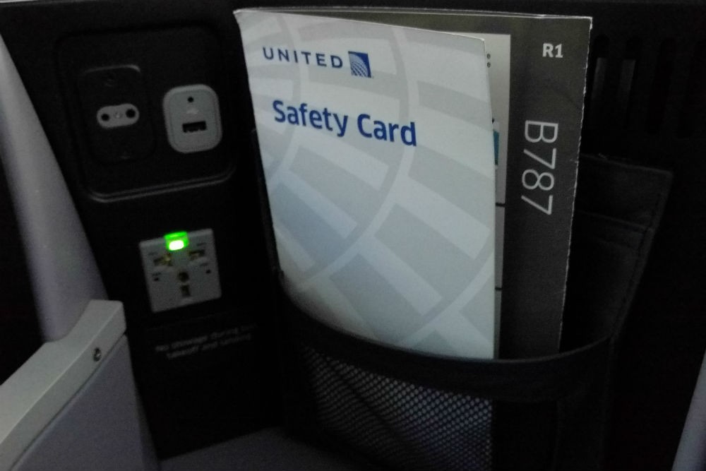 United 787 business first seat power