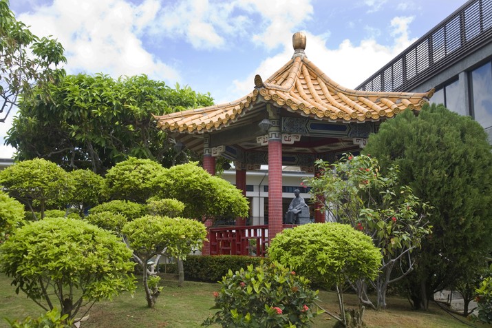 honolulu airport chinese garden