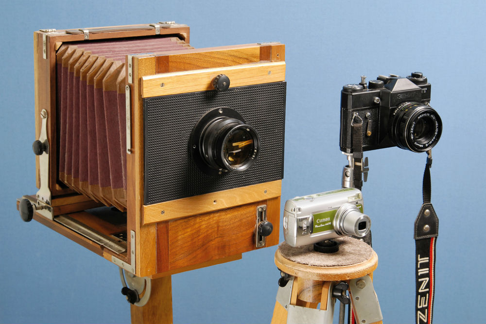 old fashioned cameras by Vladimir Morozov/Flickr