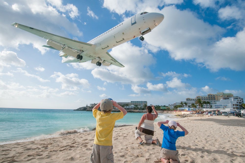 doug charlie sint maarten airplane landing