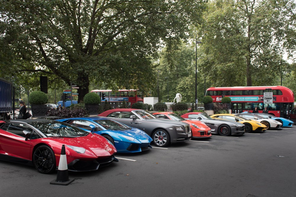 Exotic Car Meet takes Over Sloane Street! 