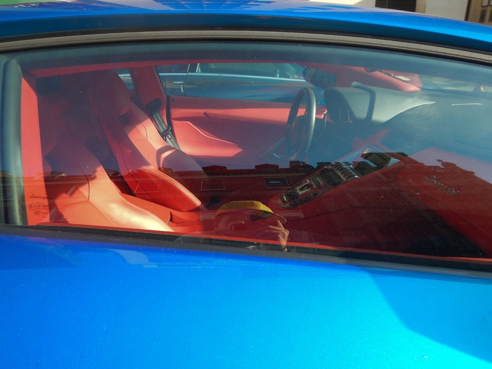 Lamborghini Aventador interior