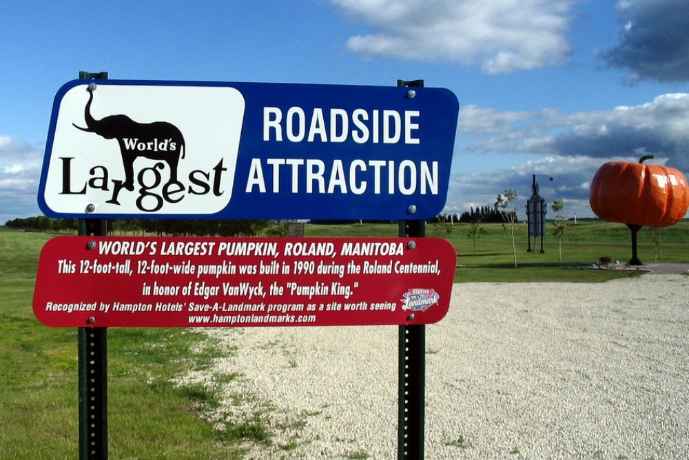 world's largest pumpkin roadside attraction