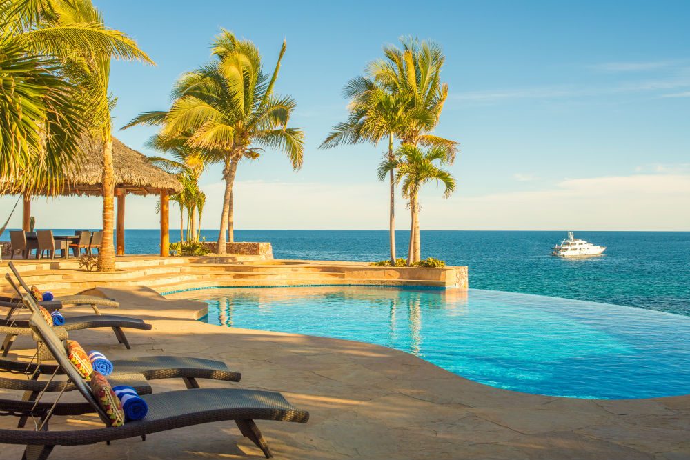 Villa Cielito Los Cabos looking out over an infinity pool and ocean