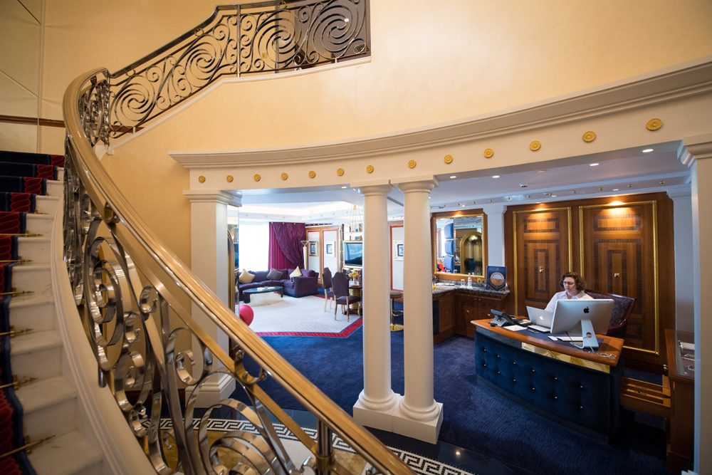 Burj al Arab room desk