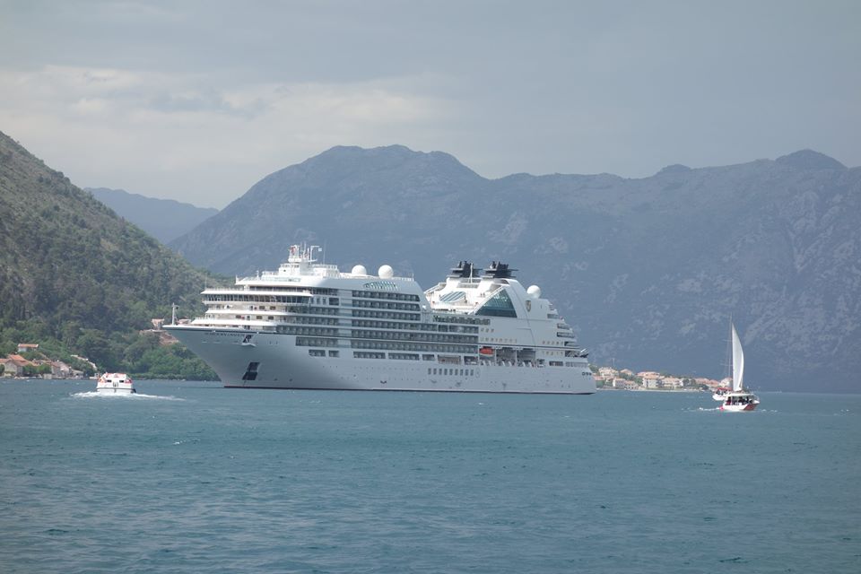 Seabourn Ovation cruise ship