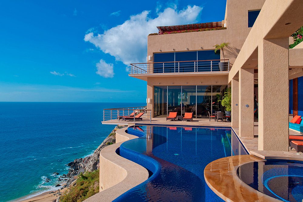 villa in Los Cabos Mexico with infinity pool