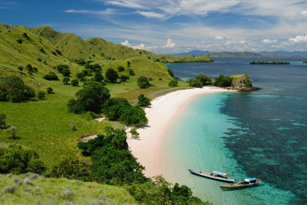 Komodo National Park island paradise for diving and exploring. The most populat tourist destination in Indonesia, Pink beach, Nusa tenggara Indonesia