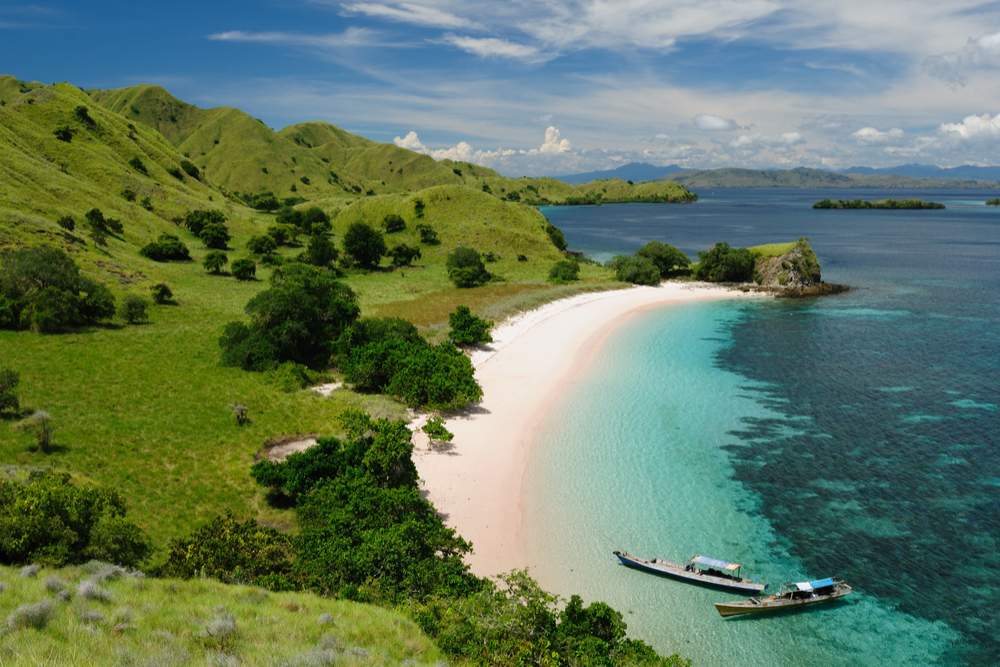 Komodo National Park island paradise for diving and exploring. The most populat tourist destination in Indonesia, Pink beach, Nusa tenggara Indonesia