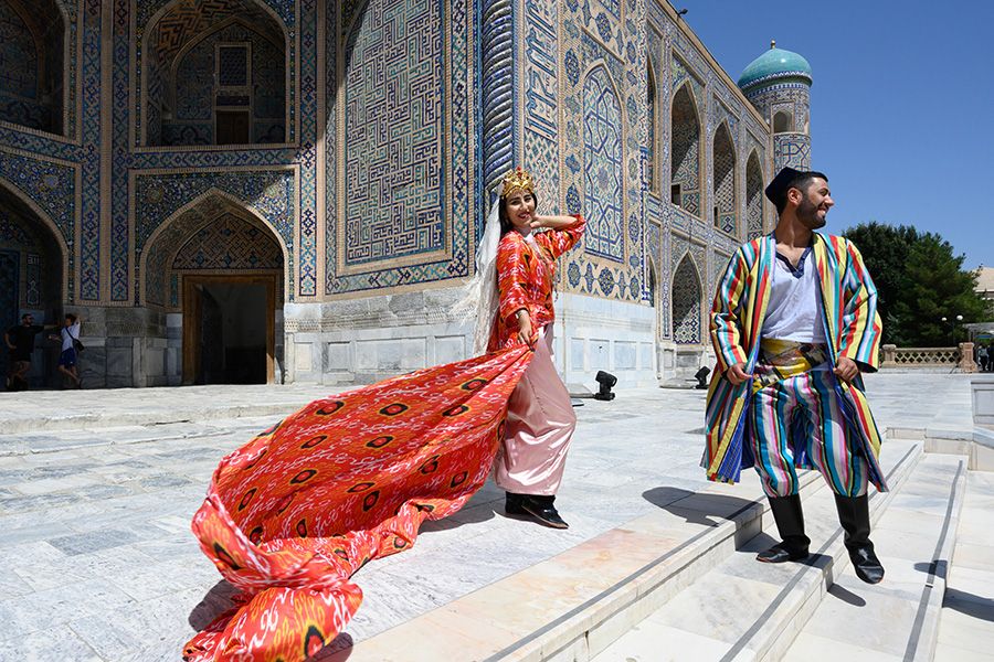 A wedding couple in Uzbekistan.