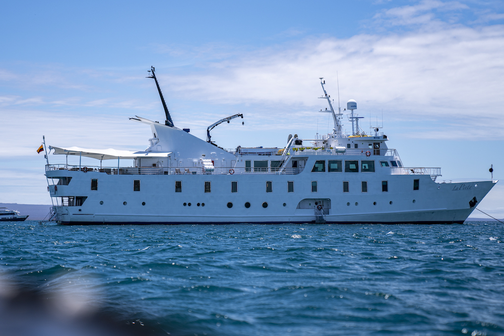 Galapagos La Pinta ship