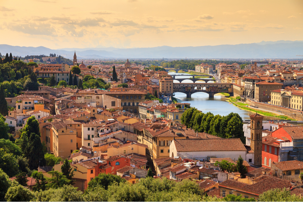 Beautiful cityscape skyline of Firenze (Florence), Italy, with the bridges over the river Arno