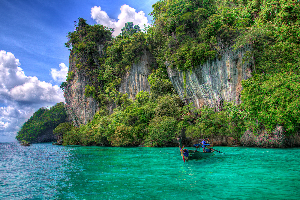 A landscape of a traditional Thai boat on the beautiful sea in Krabi, Thailand