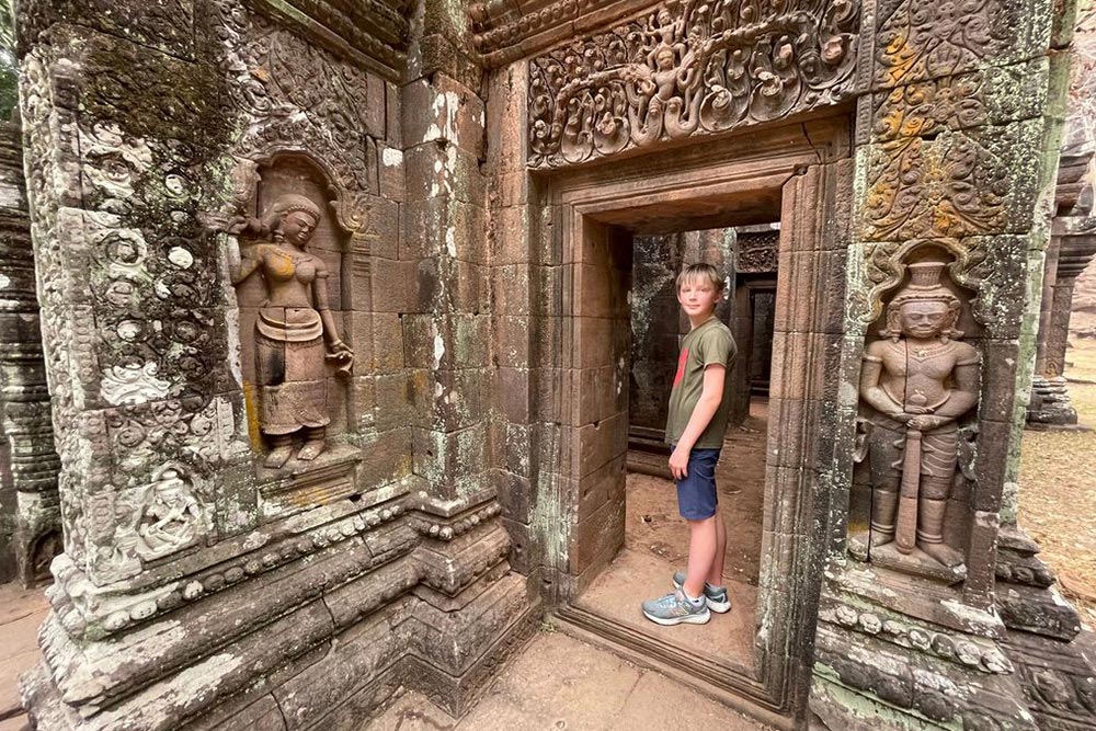 Zeke in Wat Phou