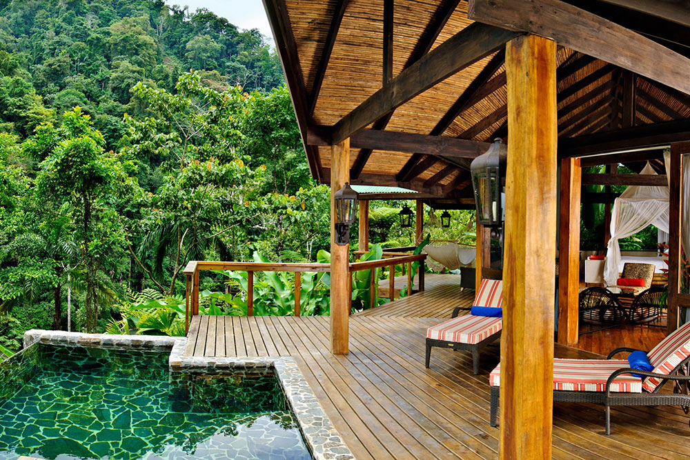 The Pacuare Lodge in Costa Rica surrounded by nature.