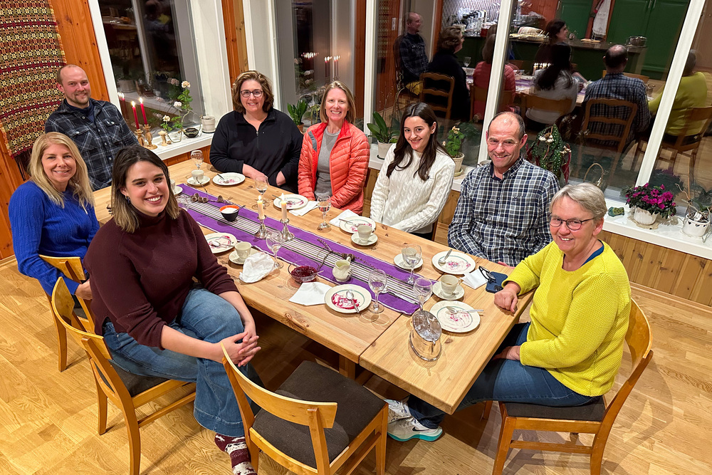 The team having dinner with Hans and his family at Grøndalen Gård in Norway.