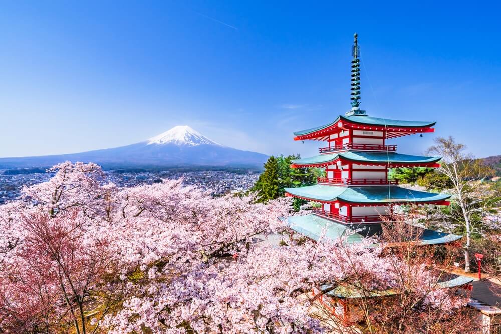 The Chureito Pagoda memorial in Arakurayama Sengen Park in spring, with Mount Fuji in the background.