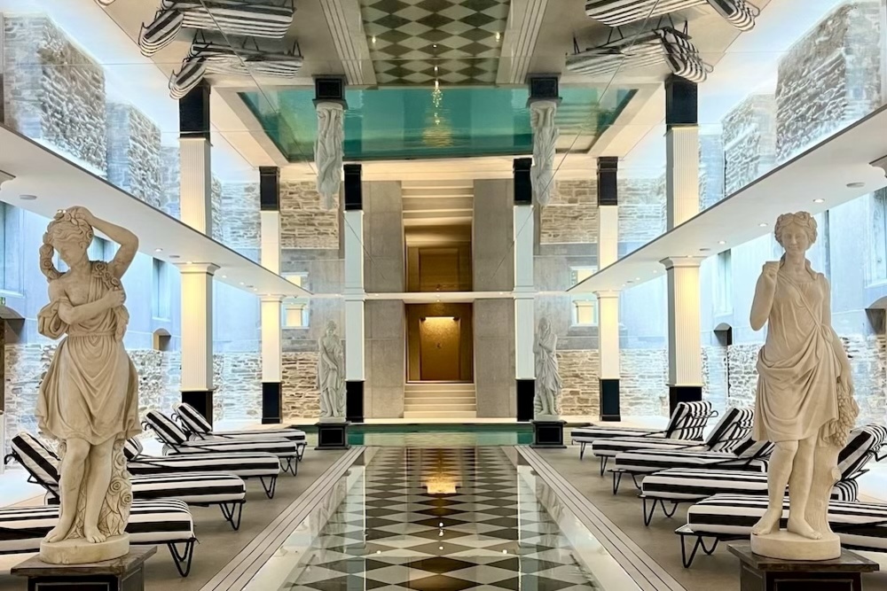 Les Bains de Spa in Brussels, Belgium.