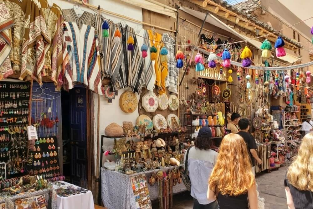 Textile and craft market in Pisac village, Peru.