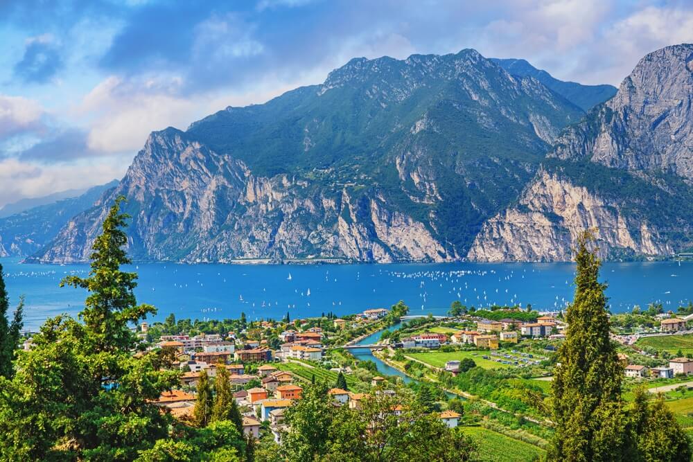 Where Alpine Lakes Irrigate Franciacorta Grapevines