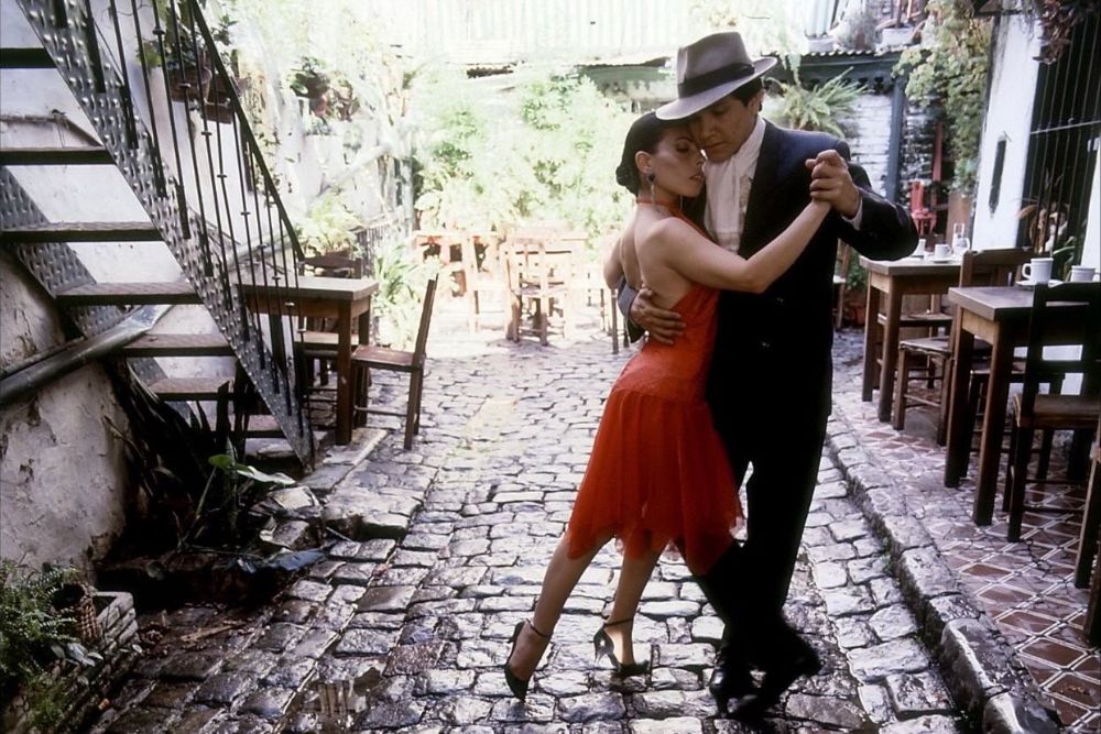 People dancing tango in Buenos Aires, Argentina.
